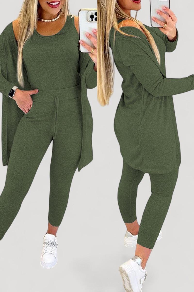 Maja - Tyylikäs kolmivärinen asu naisille