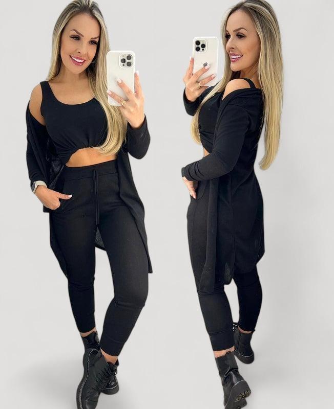 Maja - Tyylikäs kolmivärinen asu naisille