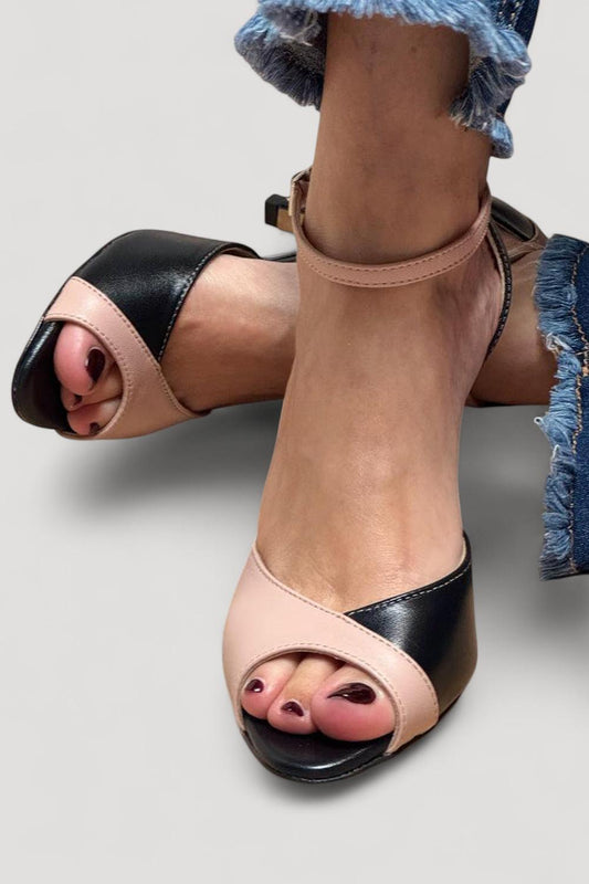 Noirella™ | Keskikorkeat korkokengät nilkkaremmeillä