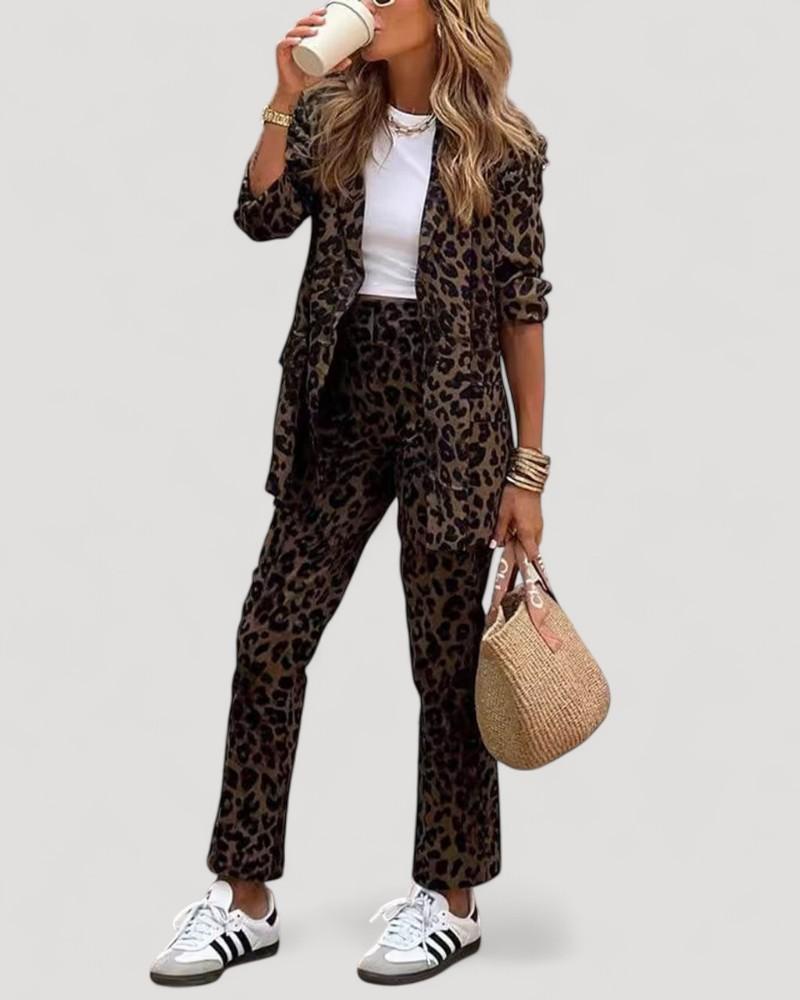 Arila™ – Leopardikuvioinen Puku ja Housut