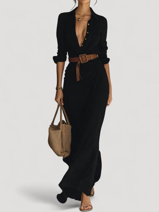 Pitkä vyöllinen mekko pitkillä hihoilla ja käänteillä