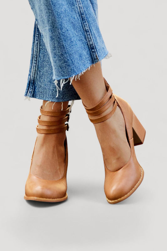 Casilda | Liukkaat sandaalit nilkkaremmeillä ja paksulla pohjalla