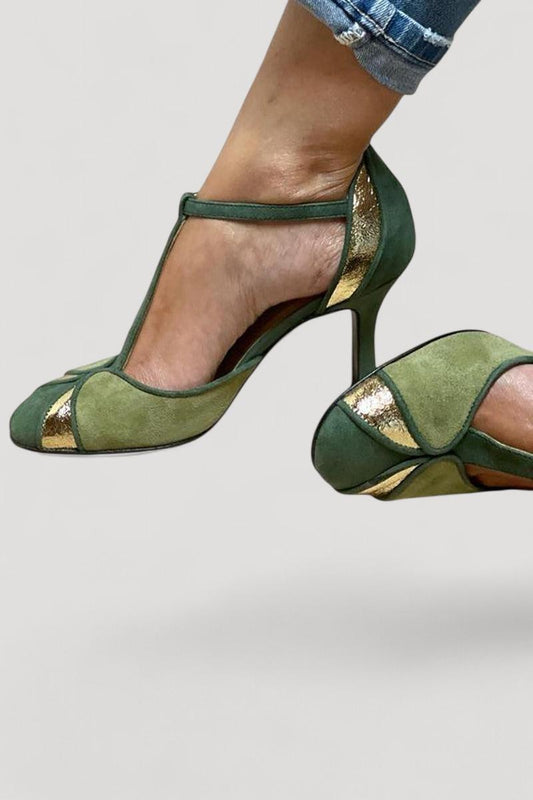 Taviana | Patches-korkokengät T-nauhalla ja suljetulla varvastyöllä