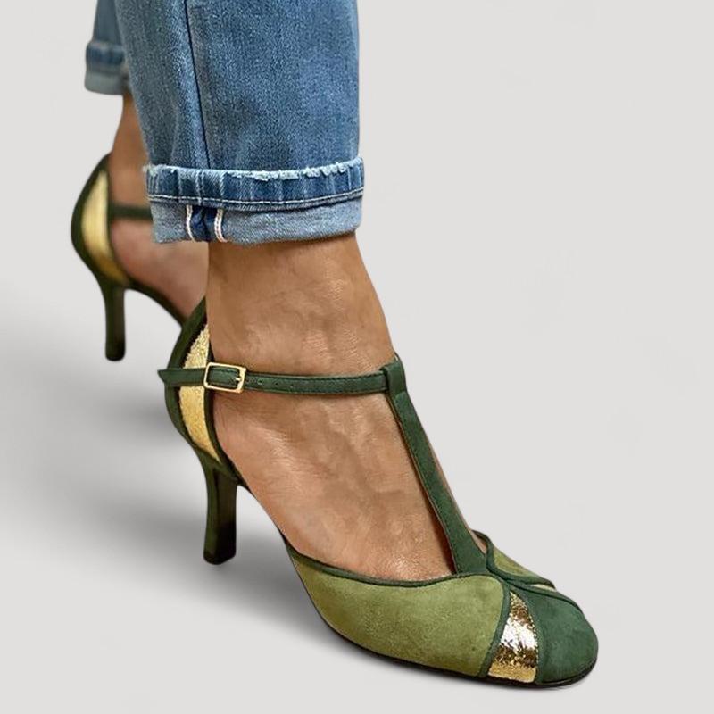 Taviana | Patches-korkokengät T-nauhalla ja suljetulla varvastyöllä