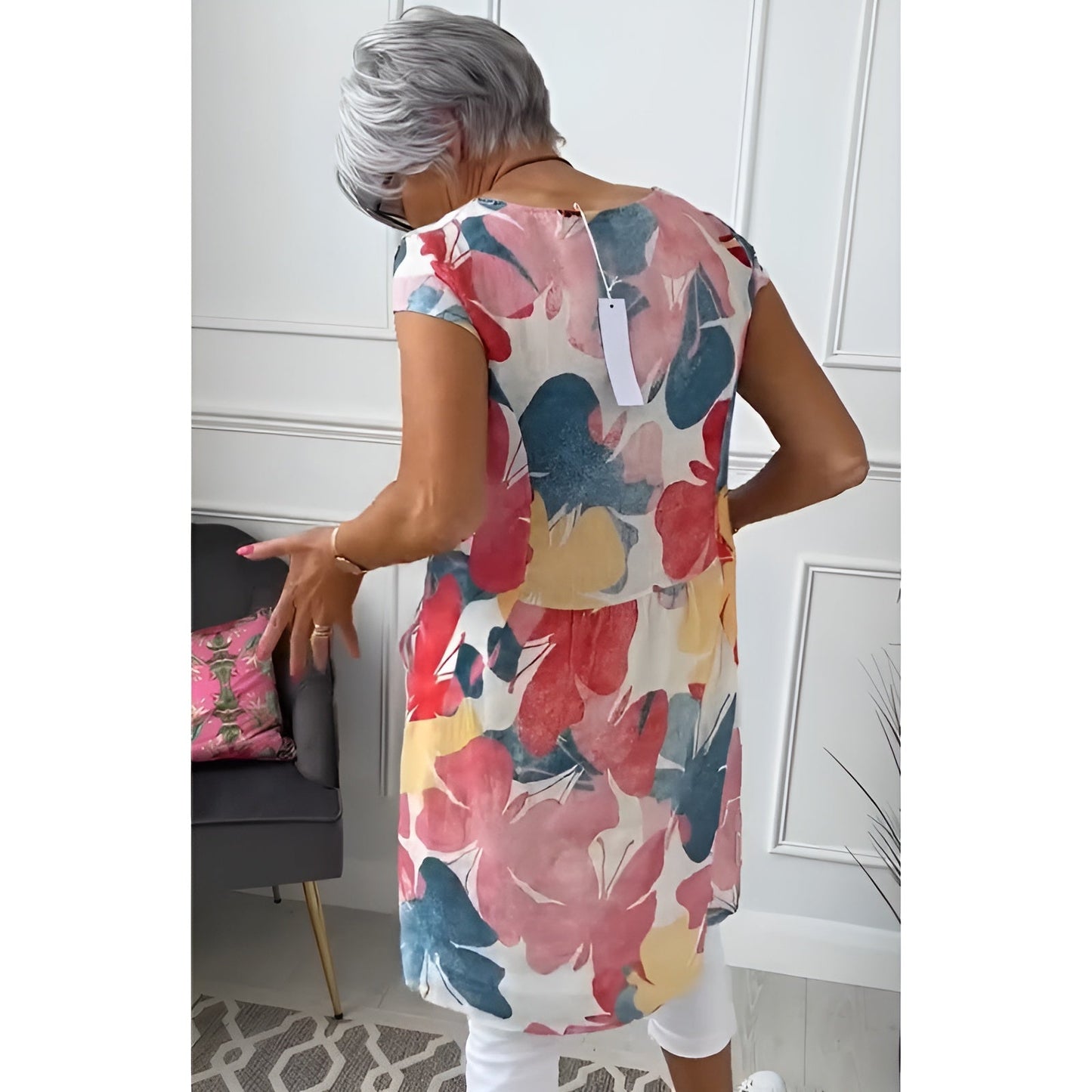 Ellen™ | Kevyt perhoskuvioitu mekko pyöreällä pääntiellä