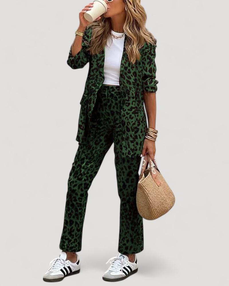 Arila™ – Leopardikuvioinen Puku ja Housut